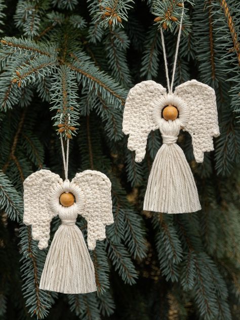 Crochet Angel Ornament - Free Pattern - DIY Candy Crochet Thread Christmas Ornaments, Crochet Angel Tree Topper, Crochet Star Patterns Free, Crochet Angels Free Pattern, Crocheted Angels, Crochet Angel Ornament, Christmas Tree Decorations Diy Ornaments, Angel Crochet Pattern Free, Angel Wing Crafts