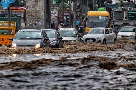 Cars are half submerged in a waterlogged road during haevy rain in new delhi on thursday #igindia #asia #igers #indiagram #thephotosociety #canonasia #canonphotography #weekoninstgram #bus #waterlogged #water #rain #monsoon #heavyrain #incredibleindia #yourshot_india #indianblogger #bbctravel #streetphotographyindia #incredibleindia #indiaphotosociety #indiapictures #streetdreamsmag #myindiacnn #CNTgiveitashot #travelphotography #artsofvisuals #dslrofficial#indianphotography #photographers_of_in Rainy Day Composition, Delhi Rain, Delhi Traffic, Water Rain, Heavy Rainfall, India Gate, Canon Photography, News India, Incredible India