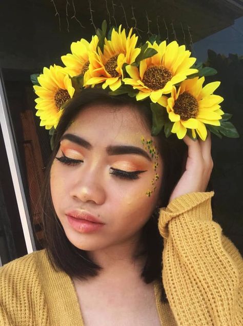 Princess Daisy Makeup Look, Princess Daisy Makeup, Daisy Moodboard, Princess Daisy Costume, Sunflower Costume, Sunflower Makeup, Daisy Costume, Flower Makeup, Princess Daisy