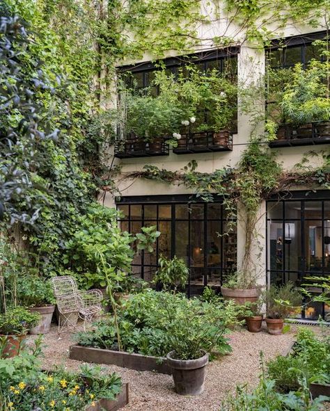 Patio Ideas Townhouse, French Garden Design, Garden Planning Layout, Small Courtyard, Garden Design Layout, Biophilic Design, Garden Walkway, Pergola Canopy, Planting Hydrangeas