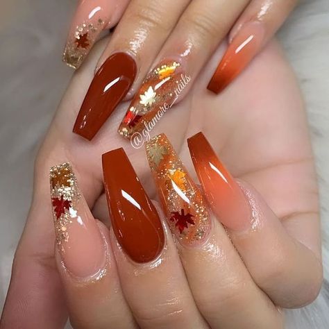 Colorful Fall Nails with Leaves Design Orange Nail Designs, Unghie Nail Art, Fall Gel Nails, Fall Acrylic Nails, Thanksgiving Nails, Fall Nail Art, Fall Nail Colors, Acrylic Nails Coffin, Orange Nails