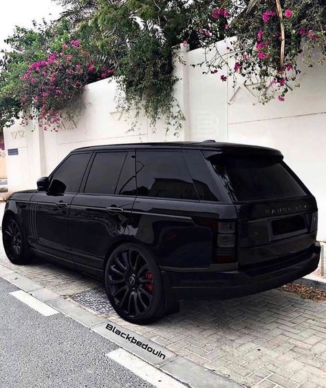 Image may contain: car and outdoor Black Range Rover, Blacked Out Cars, Dream Cars Range Rovers, Range Rover Black, Luxury Cars Range Rover, Range Rover Supercharged, Black Range, Lux Cars, Car Goals