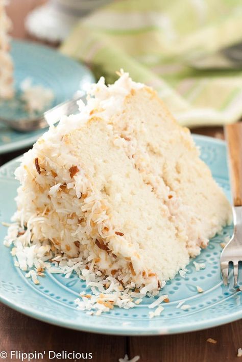 Desserts Coconut, Gluten Free Coconut Cake, Coconut Layer Cake, Gluten Free Diet Plan, Gluten Free Easter, Coconut Buttercream, Cake Easter, Spring Dessert, Desserts Ideas