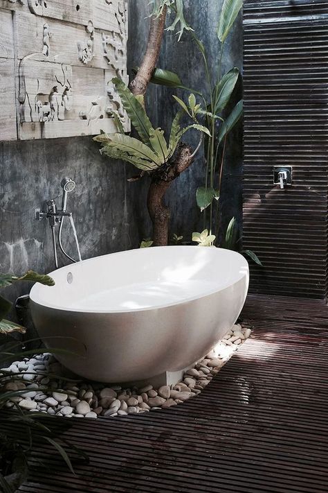 Minimal Interior Design Inspiration | 133 | UltraLinx Tubs Ideas, Jungle Bathroom, Bali Luxury Villas, Spa Like Bathrooms, Outdoor Bathroom Design, Outdoor Bath, Bathroom Plants, Outdoor Bathrooms, Modern Baths