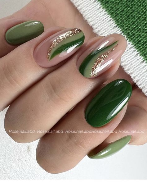 Nail Atum, Green Nails Design Ideas, Green Autumn Nails, Nails Swirls, Forest Green Nails, Green Nail Design, Nails Practice, Vacay Nails, Swirl Nails