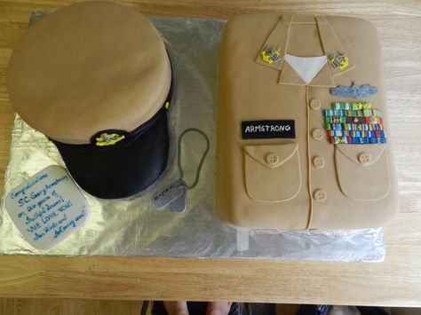 Navy Chief Retirement, Retirement Reception, Navy Retirement Gifts, Retirement Party Ideas, Military Retirement Parties, Military Cake, Military Shadow Box, Retirement Cake, Military Retirement