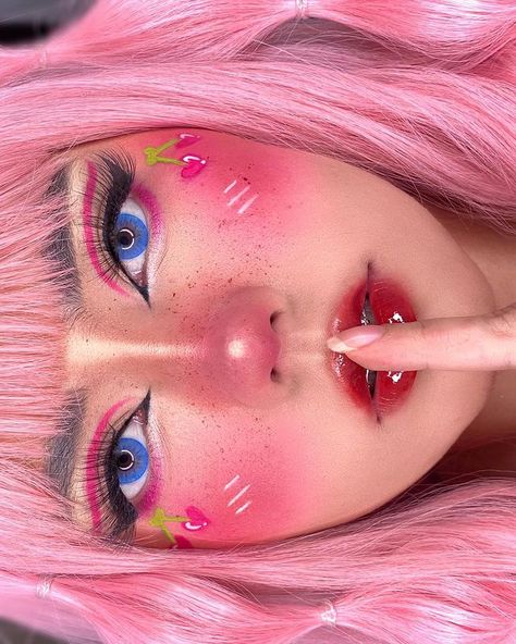 Pink Graphic Makeup, 90s Makeup Products, Candy Makeup Look, Elf Costumes, Eyeliner Inspo, Kawaii Cherry, Cherry Hearts, Bear Makeup, Chicas Aesthetic