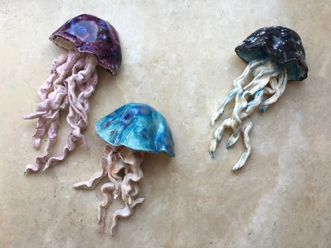 Jellyfish Pinch Pot, Clay Ocean Art, Jellyfish Clay Sculpture, Jelly Fish Clay, Jellyfish Ceramics, Jellyfish Pottery, Ceramic Jellyfish, Clay Sea Creatures, Clay Jellyfish