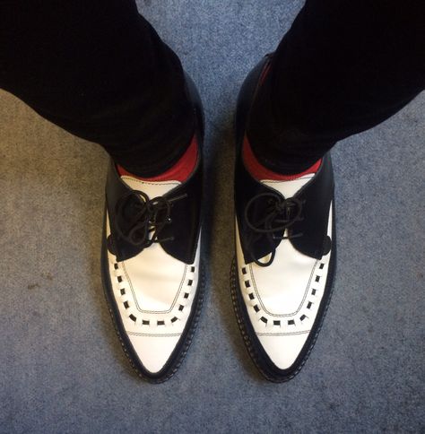 Underground London Brothel Creepers! Good pair from Underground Soho, London! Cool yo! Red socks to keep 'em guessing! Underground Creepers, London Underground Art, London Underground Escalator, Punk London 1977, Creepers Shoes, London Underground Tube, White Leather Shoes, Teddy Boys, Glam Rock