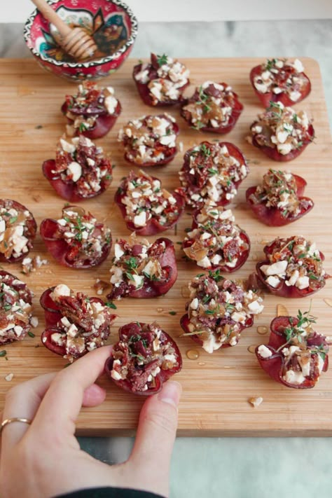 Crispy Loaded Antipasti Salami Bites - Dished by Kate Kalamata Olive Appetizer, Salami Bites Appetizer Ideas, Salami Cups Appetizers, Salami Crostini, Antipasti Bites, Antipasto Bites, Salami Cups, Salami Bites, Nourishing Snacks