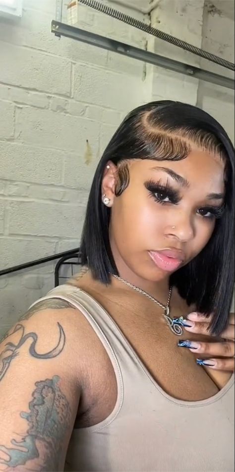 Side Part Bobs For Black Women, Bob Lace Front Wigs Side Part, Sidepart Bob Frontal, Side Part Bob Wig Install, Side Part Bob Wig With Highlights, Bobs On Black Women, Side Part Bob Lace Frontal, Sidepart Bob, Side Part Bob Wig