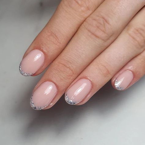 Nails For Surgery, Surgery Nails, Jan Nails, Glitter French Tip Nails, Glitter French Nails, Easy Nail Designs, Milky Nails, Nail Art Gel, Simple Nail Art Designs