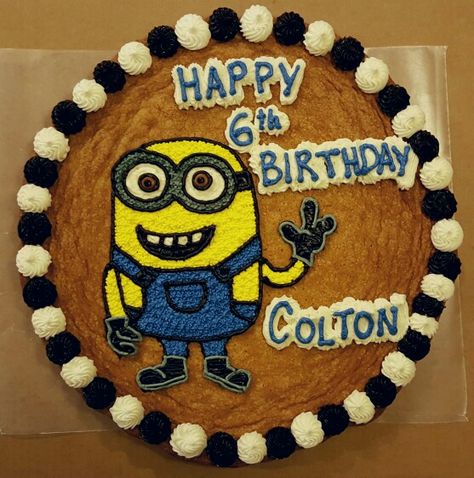 Minion Bob Cookie Cake Minion Cookie Cake, Happy 61 Birthday, Minion Cookies, Buttercream Cookies, Giant Cookies, Cookie Cake Designs, Minion Birthday Cake, Giant Chocolate Chip Cookie, 61 Birthday