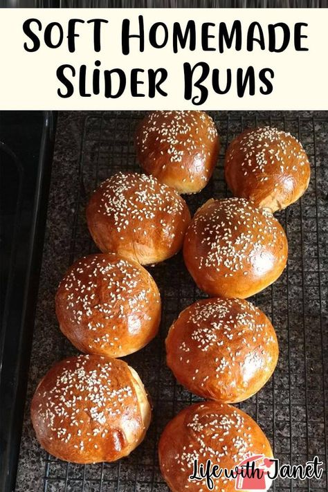 Soft Homemade Slider Buns Slider Buns Homemade, Slider Buns Recipe, Homemade Slider Buns, Homemade Sliders, Multi Grain Bread, Baked Breads, Homemade Buns, White Bread Recipe, Grain Bread