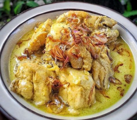 "Anaknya nolak, Bapaknya pun jadi" - Aileena Claudia "Kamu temannya… #fiksiremaja # Fiksi remaja # amreading # books # wattpad Opor Ayam, Indonesian Cuisine, Superfood Recipes, Culinary Recipes, Indonesian Food, Flavorful Recipes, Easy Cooking, Traditional Food, No Cook Meals