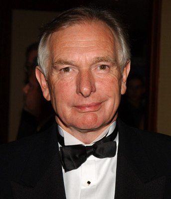 Peter Weir, film director.  The Truman Show, Witness, Malcolm, Green Card, The Mosquito Coast, ….Peter Weir makes really good films!!!!! Lindsay Weir, Hollywood Tv Series, Society 1989, Peter Weir, Movies Images, Master And Commander, Director's Chair, The Truman Show, Movie Directors