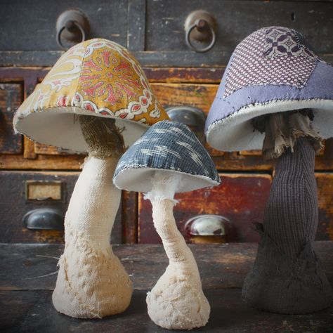 Ann Woods mushroom collection Felt Mushroom, Mushroom Crafts, Ann Wood, Mushroom Decor, Textile Crafts, Mushroom Art, Creation Couture, Magical Christmas, Soft Sculpture