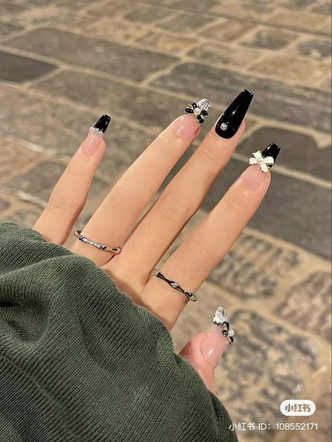 Black Chinese Nails, Black Douyin Nails, Stone Nail Art, Acrylic Toe Nails, Soft Gel Nails, Asian Nails, Hello Nails, Korean Nails, Minimal Nails