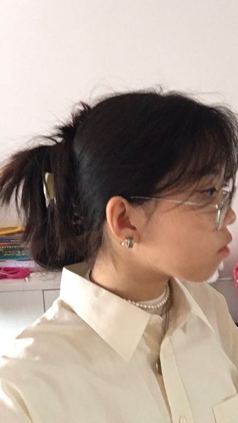 Person With Glasses Side Profile, Overbite Side Profile, Side View Glasses, Low Nose Bridge Side Profile, Flat Nose Side Profile, Girl Side Profiles, Profiles Reference, Side Profile Asian, Asian Side Profile