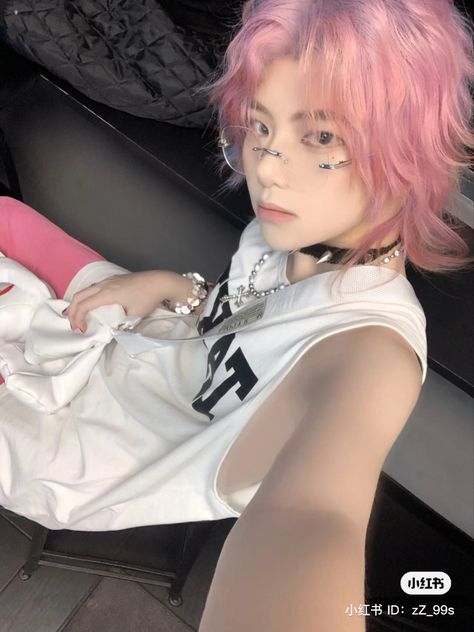 Cute Formal Outfits, Dress Outfits Aesthetic, Pink Hair Guy, Y2k Asian, Long Pink Hair, Korean Y2k, Skirt Ideas, Men Hair Color, Dyed Hair Inspiration