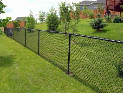 Black Chain Link Fence, Pagar Modern, Fence Fabric, Fence Options, Country Fences, Brick Fence, Mesh Fencing, Lattice Fence, Types Of Fences