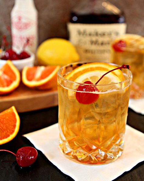 Still one of my favorites. The Old Fashioned: Orange and Lemon Peel Bitters  ¾ oz simple syrup 2 oz Maker’s Mark Bourbon Whiskey Orange slices, lemon slices and maraschino cherries for garnish Old Fashion Drink Recipe, Bourbon Old Fashioned, Old Fashion Cocktail Recipe, Old Fashioned Drink, Bourbon Drinks, Classic Cocktail Recipes, Cocktails Recipes, Orange Slice, Bourbon Cocktails