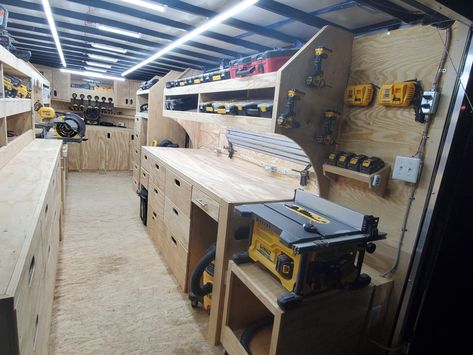 Box Trailer Workshop, Enclosed Trailer Ideas Camping, Enclosed Trailer Shop Ideas, Cargo Trailer Workshop, Enclosed Trailer Ideas Construction, Work Trailer Setup, Trailer Tool Storage Ideas, Work Trailer Organization, Construction Trailer Setup