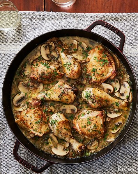 White Wine Coq au Vin French Dinner Recipes, Fall Chicken Recipes, Easy Sunday Dinner, Coq Au Vin Recipe, Easy French Recipes, Dutch Oven Chicken, French Dinner, Chicken And Mushrooms, Oven Chicken Recipes