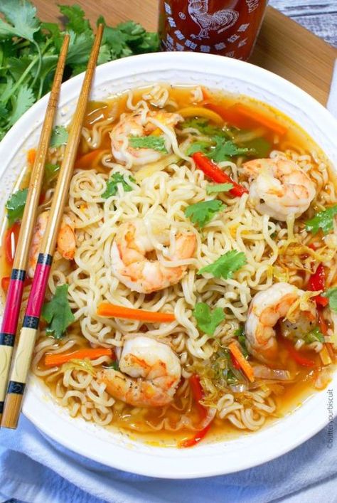 Spicy Shrimp Ramen, Seafood Ramen, Salad Art, Shrimp Ramen, Sweet Custard, Spicy Seafood, Cream Salad, Salad Appetizer, Ramen Bowls