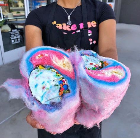 Cotton Candy Burrito, Cotton Candy Recipe, Cotton Candy Art, Cotton Candy Ice Cream, Princess Courtney, Colorful Desserts, Candy Ice Cream, Food Deserts, Candy Recipe