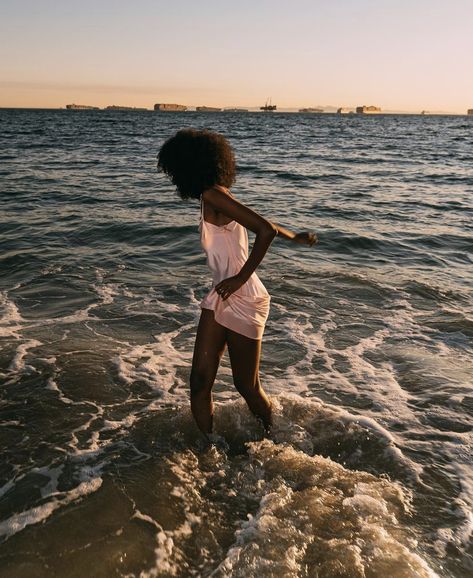 Black Clean Girl Aesthetic Summer, Free Spirit Aesthetic Black Women, Free Woman Aesthetic Black, Summer Pics Black Women, Black Woman Joy, Mermaid Core Black Woman, Island Black Women, Vacation Pics Black Women, Black Femininity Aesthetic Faceless