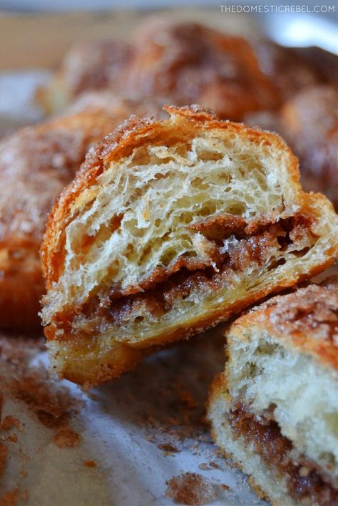 Flaky Croissants, Croissant Recipe, Thick Blanket, Breakfast Pastries, Pastry Desserts, Sweet Roll, Bakery Recipes, Super Yummy, Breakfast Breads