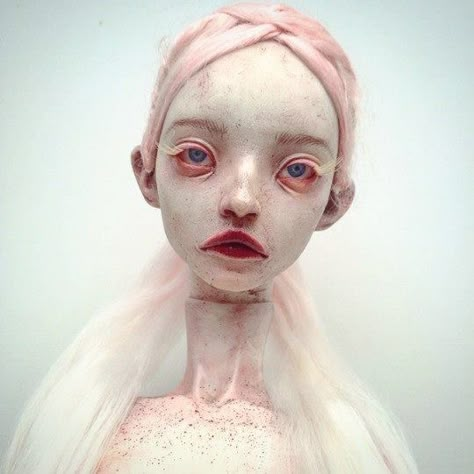 Emilie Steele Photo Manga, Creepy Dolls, Doll Repaint, Foto Art, Clay Dolls, Doll Art, Jointed Dolls, Pretty Dolls, 영감을 주는 캐릭터