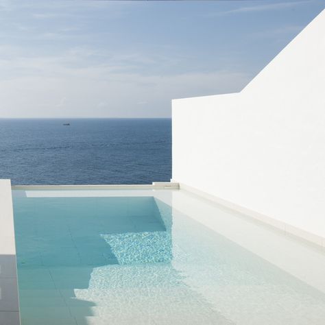 □ Infinity Pool Aesthetic, White Pool, Pool Aesthetic, White Infinity, Small Pool Design, Natural Swimming Pools, Stone World, Interior Minimalista, Pool Rooms