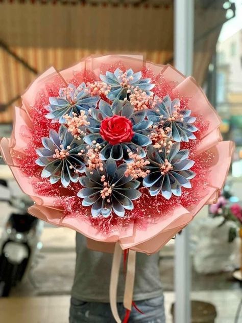 Money Bucket Flower Rupiah, Money Buket, Bucket Uang, Money Decoration, Bouquet Money, Money Bouquets, Graduation Leis Diy, Red Flower Bouquet, Money Necklace