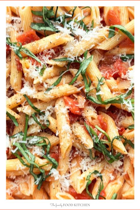 Penne Napoli is one of the easiest pasta sauces you can make, combining canned tomatoes with onions, garlic and fresh basil. It packs a real punch of flavor but is ready in minutes, making this tomato sauce perfect for busy weeknights. #FamilyFoodKitchen Garlic Pasta Sauce, Easy Pasta Sauce, Quinoa Pasta, Pasta Puttanesca, Canned Tomatoes, Italian Pasta Recipes, Garlic Pasta, Pasta Sauces, Pasta Dinner Recipes