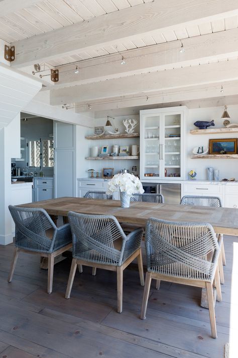 Beach Dining Room, Warm Dining Room, Dark Wood Dining Table, Coastal Dining Room, Beach Dining, Dining Room Cozy, Minimalist Dining Room, Dream Beach Houses, Open Dining Room