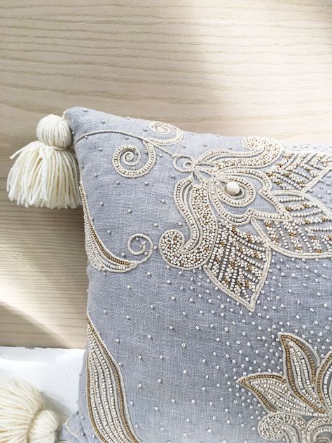 Fancy Pillows, Embellished Pillows, Embroider Ideas, Pretty Pillows, Glamorous Decor, Beaded Pillow, Cushion Embroidery, Bead Embellishment, Toss Pillow