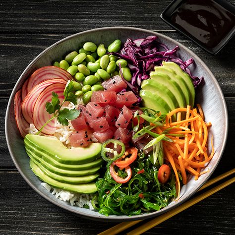 Poke Bowl Buffet, Yeast Rolls Recipe, Poke Bowl Recipe, Salmon Poke, Tuna Poke, Poke Bowls, Eat Fresh, Sushi Bowl, Meatless Mondays