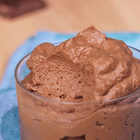 CHOCOLATE MOUSSE - 2 INGREDIENTS No Bake Summer Desserts, Chocolate Mousse Recipe, Mousse Recipes, Chocolate Mix, Quick Desserts, Summer Dessert, Chocolate Cream, Chocolate Mousse, Delicious Chocolate