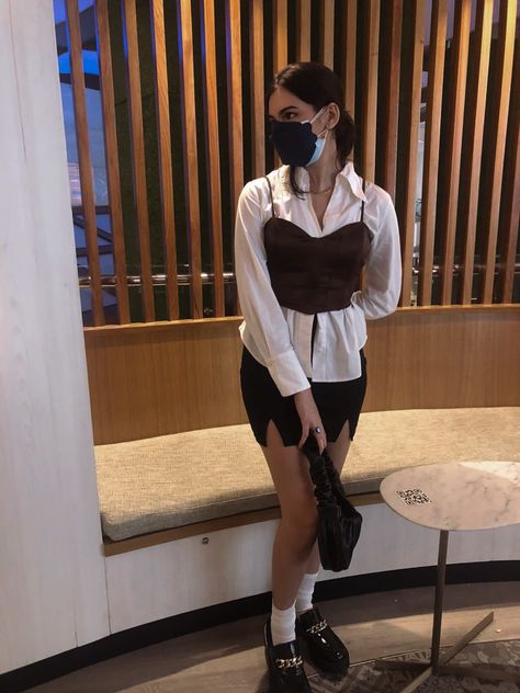 Corset Top Layered Outfit, Corset Top With White Shirt, White Shirt And Corset Outfit, White Shirt With Corset, Shirt And Corset Outfit, Brown Corset Outfit, Corset Over Shirt Outfits, Black Skirt White Shirt, Black Pencil Skirt Outfit