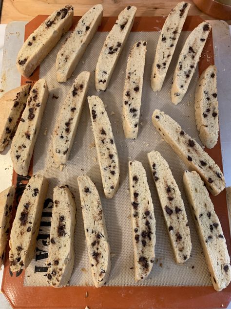 Sourdough Discard Biscotti Recipes, Sourdough Discard Shortbread Cookies, Sourdough Discard Biscotti, Sour Dough Discard Cookie Recipes, Sourdough Biscotti Recipe, Sourdough Biscotti, Dough Desserts, Chocolate Chip Biscotti, Starter Ideas