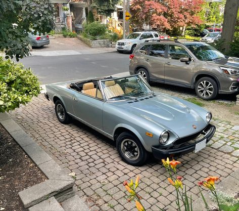 Fuel injected Fiat 124 Spider Fiat Spider 124, Girl Cars, Fiat Spider, Fiat 124 Spider, Car Designs, Awesome Cars, Retro Baby, Retro Car, Car Girls