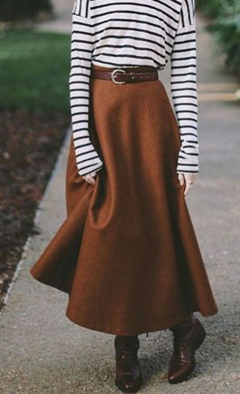 Long Brown Skirt, Panel Skirt, Brown Skirt, Paneled Skirt, Vintage Clothes, Waist Skirt, High Waisted Skirt, Vintage Outfits, Ootd