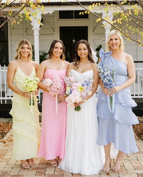 Pastel Spring Wedding Bouquet, Summer Colour Wedding Theme, Mismatched Bridesmaid Dresses Pastel, Small Bridal Party Photos, Bridesmades Dresses, Two Bridesmaids, Alternative Bridesmaid, Pastel Bridesmaids, Mix Match Bridesmaids