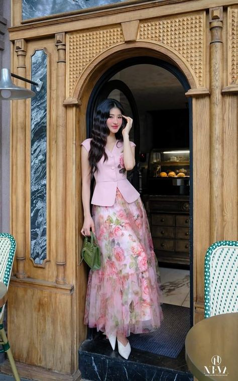 Chinese Outfits, Gowns Dresses Elegant, Modest Dresses Casual, Elegant Dresses Classy, Elegante Casual, Inspo Outfit, Easy Trendy Outfits, Vestidos Vintage, Fashion Attire