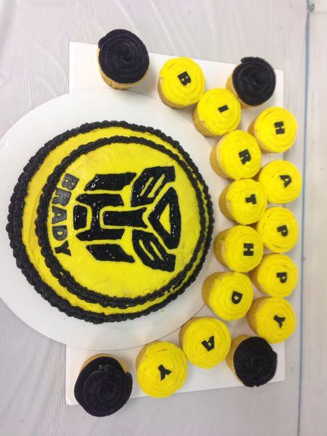 Bumblebee transformers cake Bumblebee Transformers Cake, Bumble Bee Transformer Cake, Transformers Birthday Cake, Rescue Bots Birthday, Transformers Party, Transformers Cake, Transformers Birthday Parties, Cake Decorating Party, Transformers Birthday