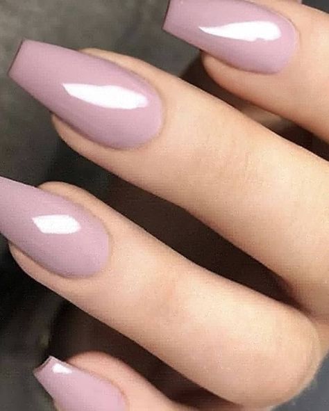 1, 2, 3, 4, 5, 6 or 7? 💜 Mauve Pink Nails, Summer Nail Design Ideas, Metallic Nails Design, Polka Dot Nail Designs, Gradient Nail Design, Lover Fashion, Dot Nail Designs, Vday Nails, Mauve Nails