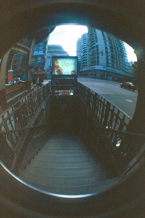 Fisheye Photography, Eye Lens, Fish Eye Lens, Fish Eye, Photographie Inspo, 90s Aesthetic, Cinematic Photography, Grunge Photography, City Aesthetic