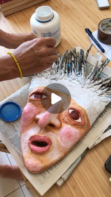 Big Head Paper Mache, Paper Mache High School Projects, Sculpture High School, Papier Mache Art Ideas, Paper Mache Art Projects, Paper Mache Face, Clay Mask Art, Creative Mask, Paper Mache Art Sculpture